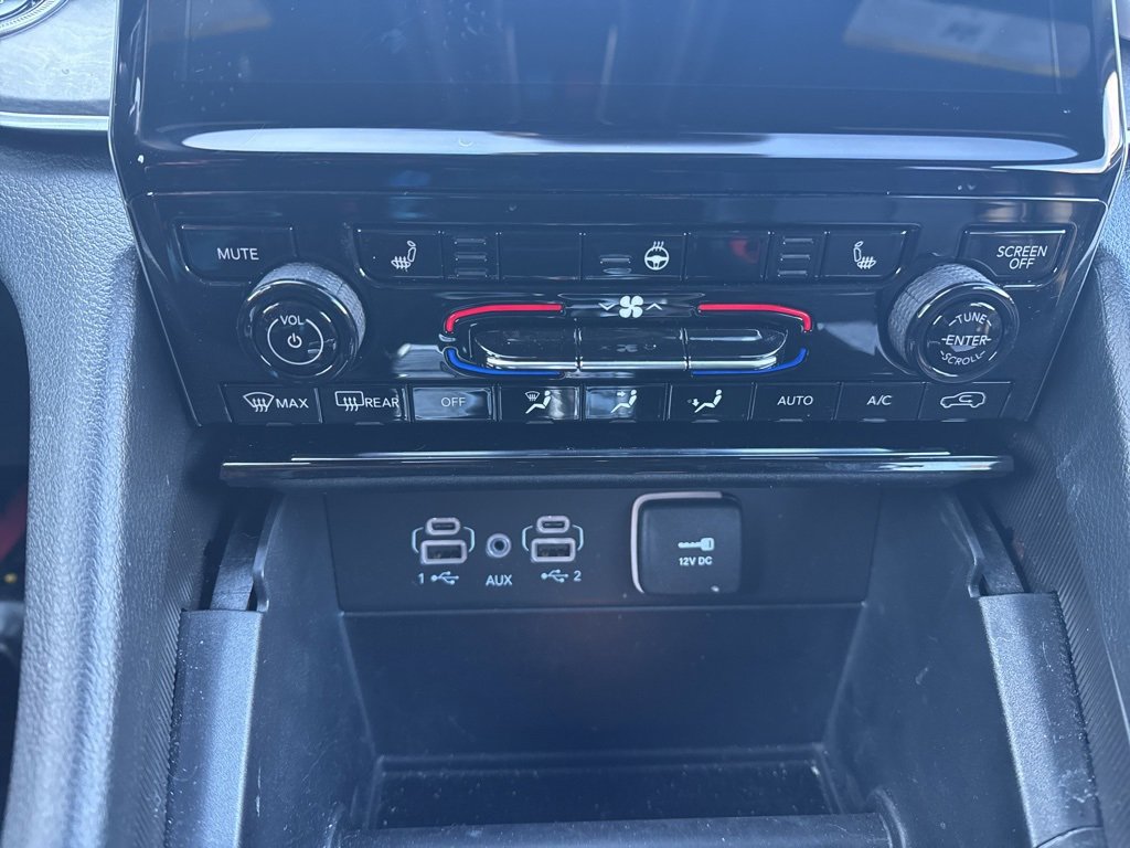 Used 2025 Jeep Grand Cherokee Limited image 12