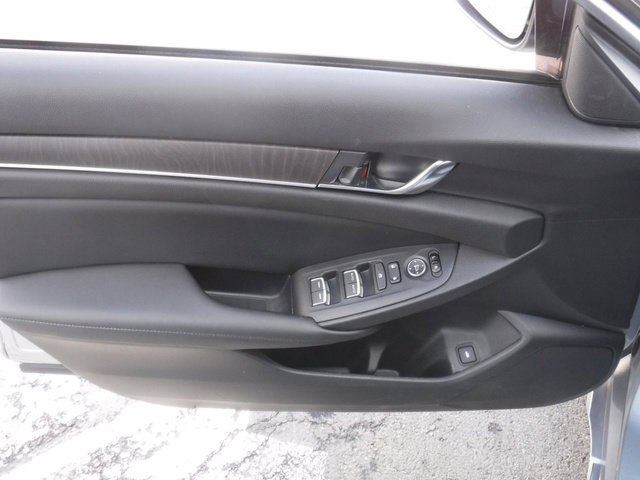 Used 2019 Honda Accord EX image 10