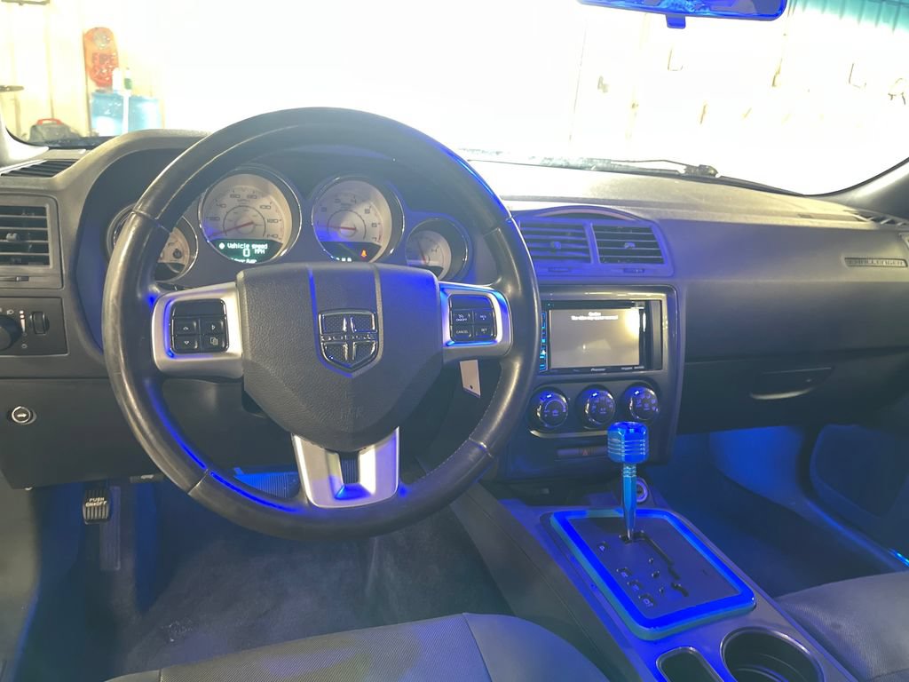 Used 2013 Dodge Challenger SXT RWD image 17
