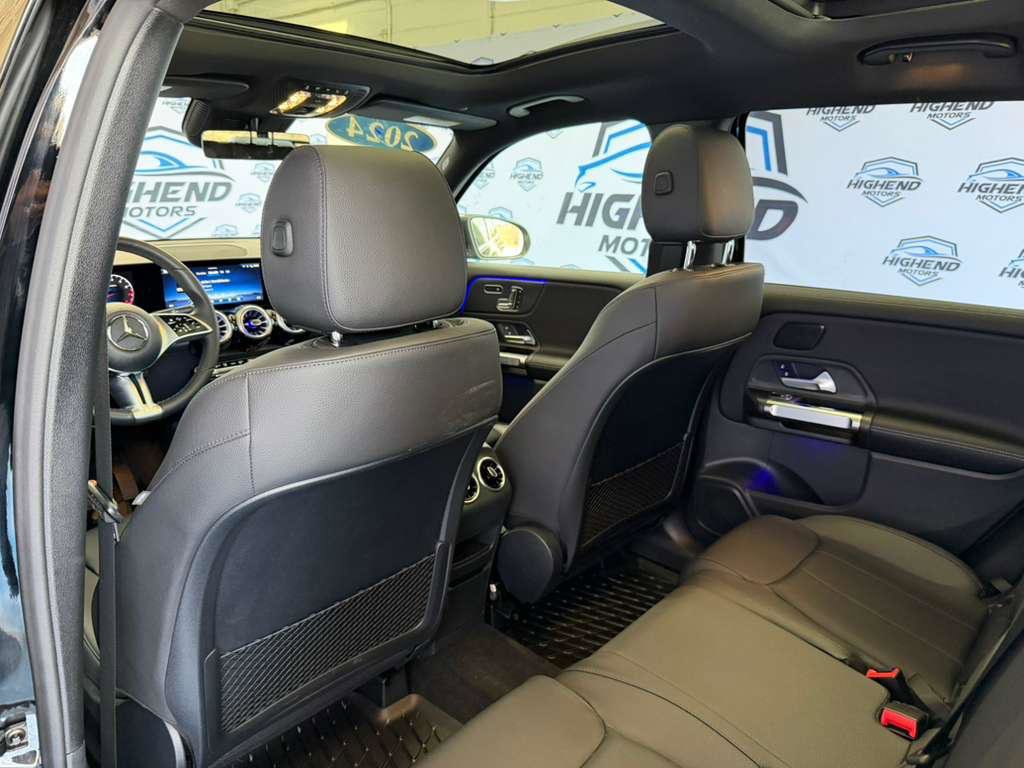 Used 2024 Mercedes-Benz GLB 250 4MATIC w/ Driver Assistance Package image 20