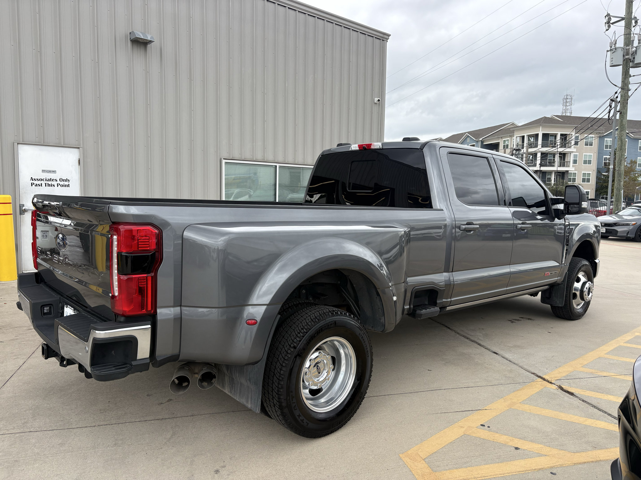 Used 2024 Ford F350 Lariat w/ Lariat Ultimate Package AWD/4WD image 8