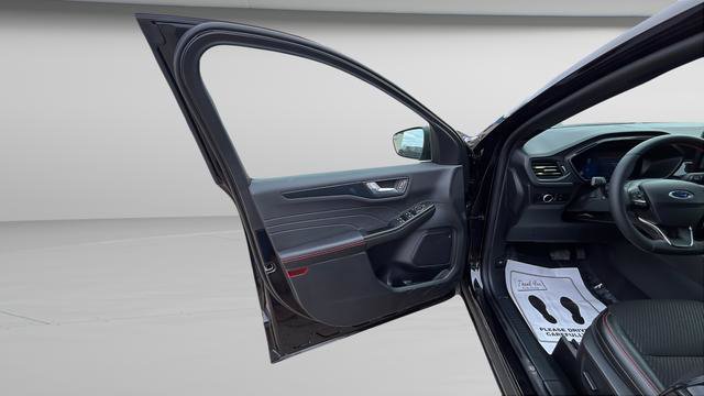 Used 2026 Ford Escape ST-Line w/ Tech Pack #1 image 9