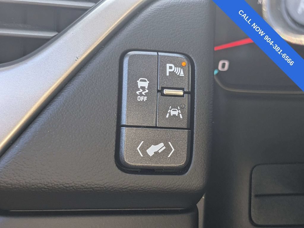 Used 2017 Chevrolet Suburban LT RWD image 28