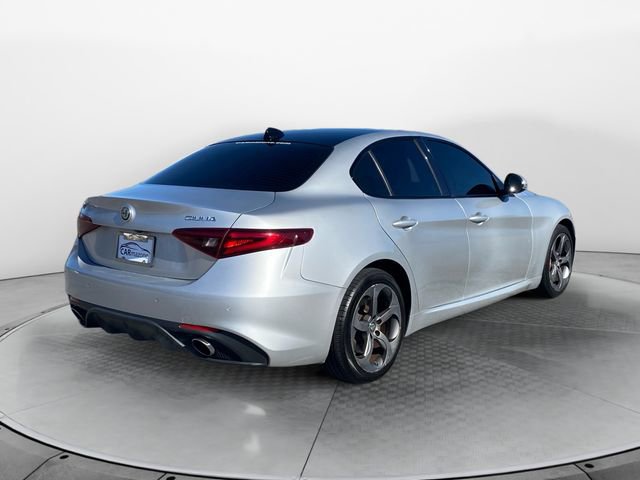 Used 2017 Alfa Romeo Giulia AWD w/ Sport Appearance Package image 5