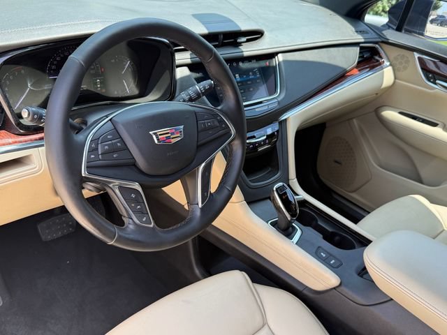 Used 2018 Cadillac XT5 Premium Luxury FWD image 11