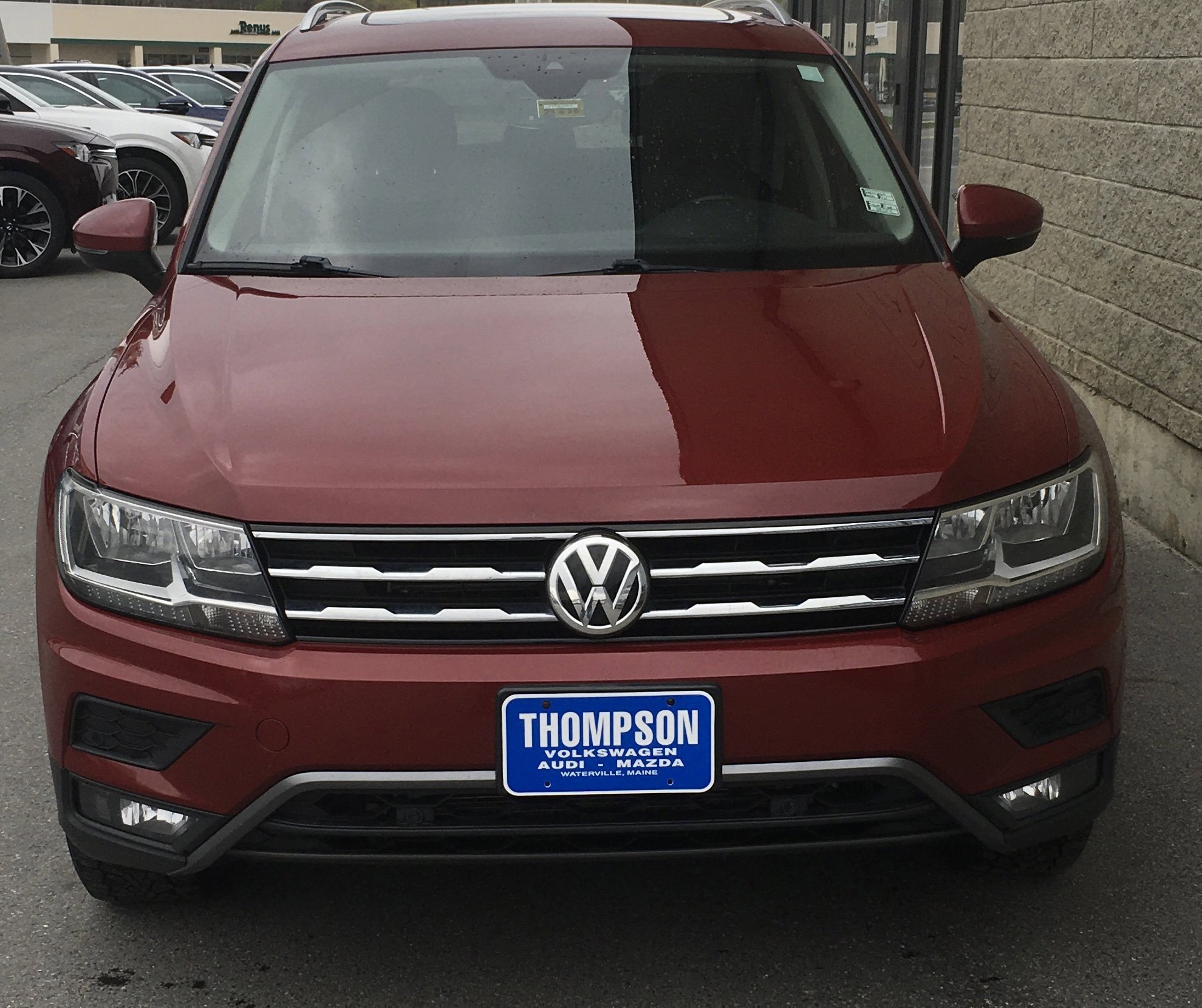 Used 2020 Volkswagen Tiguan SEL AWD/4WD image 2