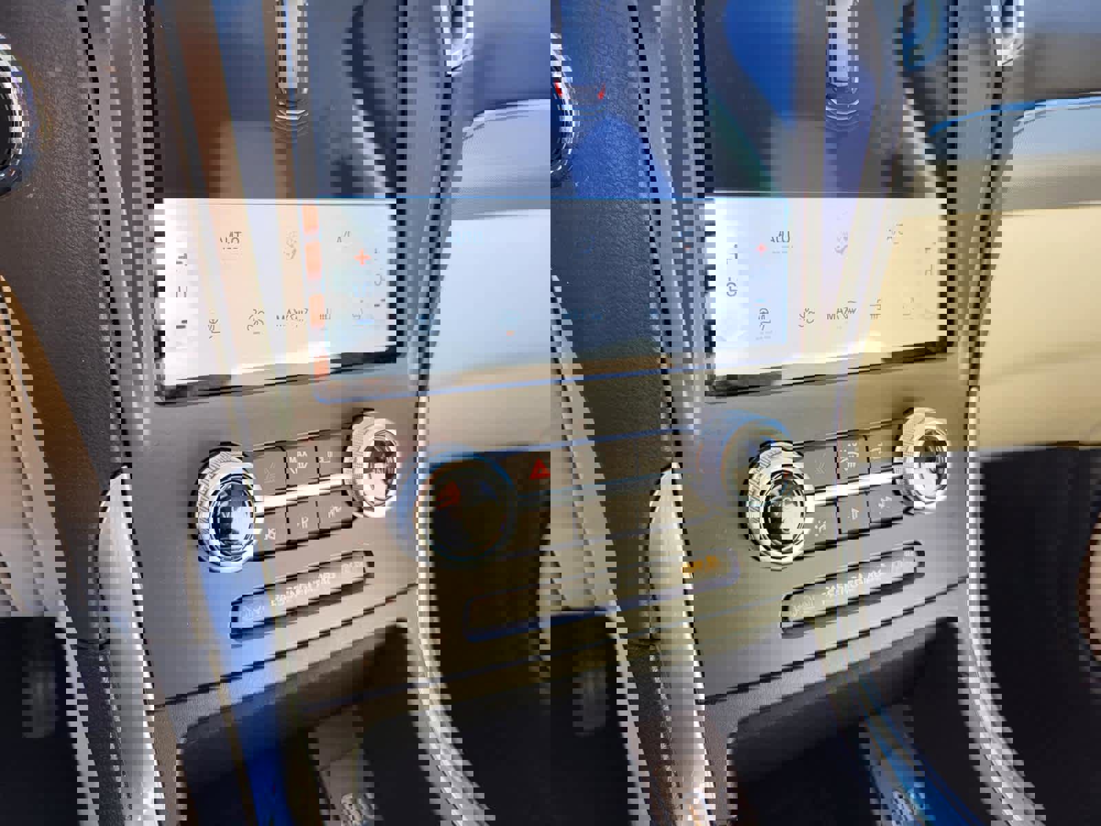 Used 2021 Ford Edge Titanium image 22