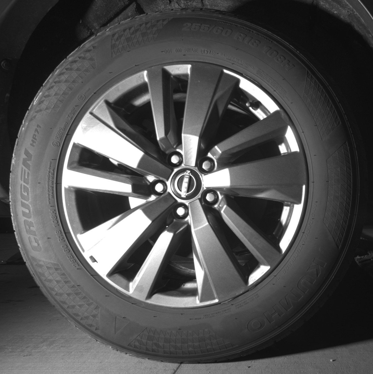 Used 2025 Nissan Pathfinder SV image 15