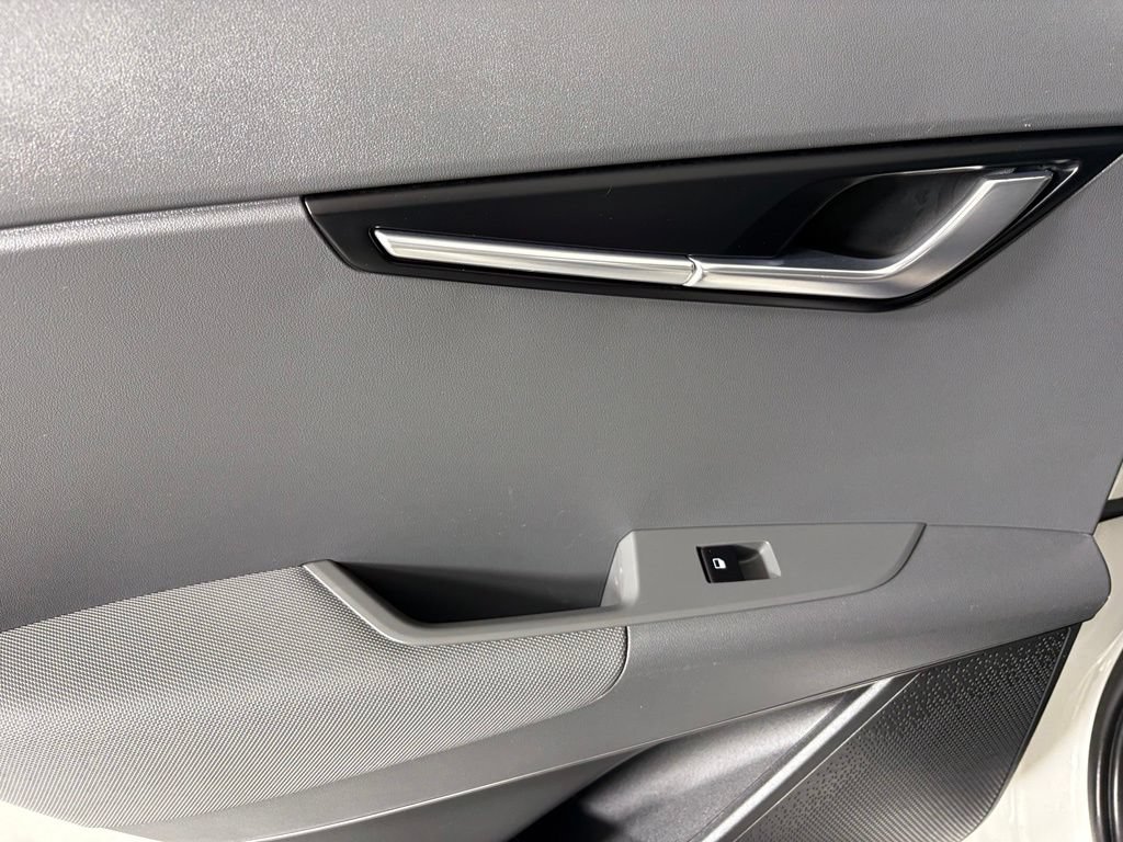 Used 2024 Kia Niro EX FWD image 35