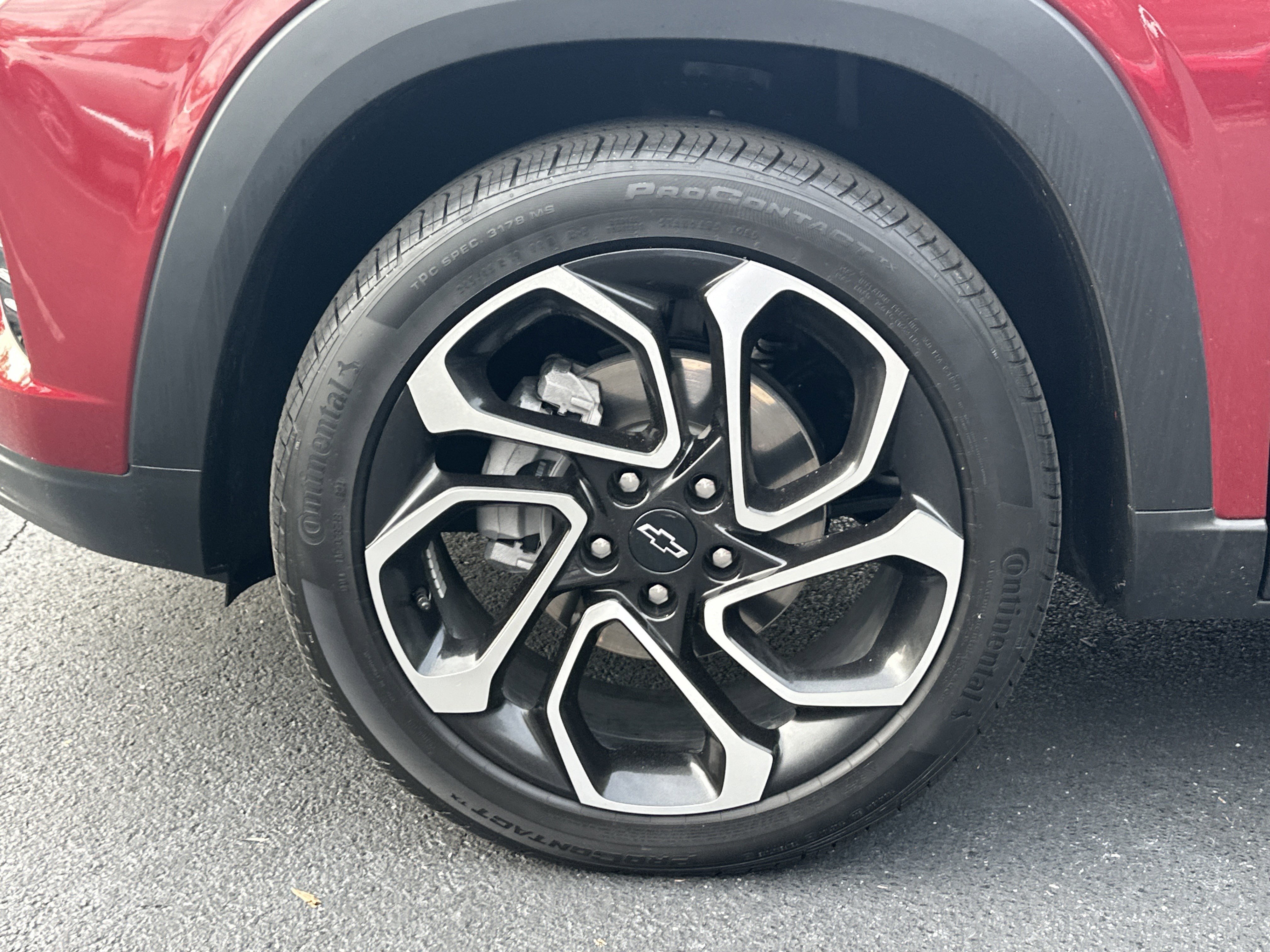 Certified 2025 Chevrolet Trax RS w/ Sunroof Package FWD image 10