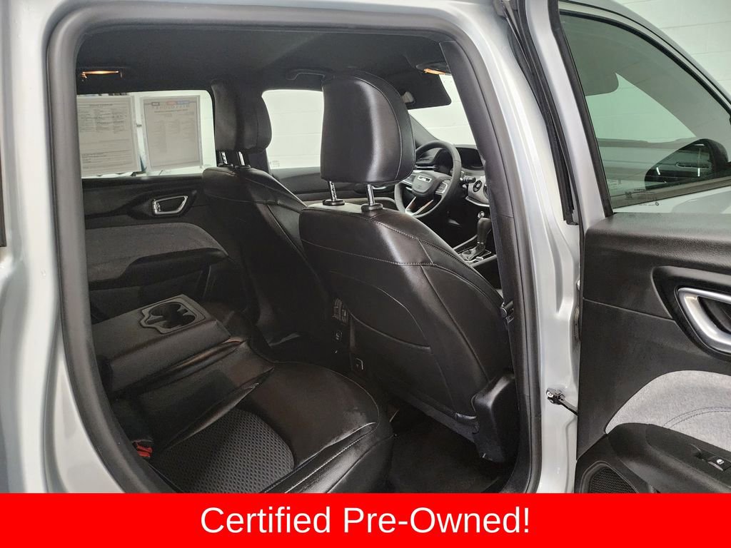 Certified 2025 Jeep Compass Latitude image 28