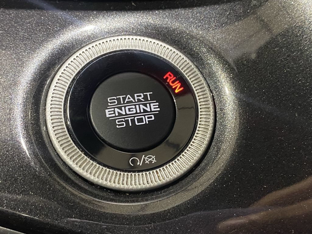 Used 2021 Jeep Grand Cherokee L Laredo RWD image 14