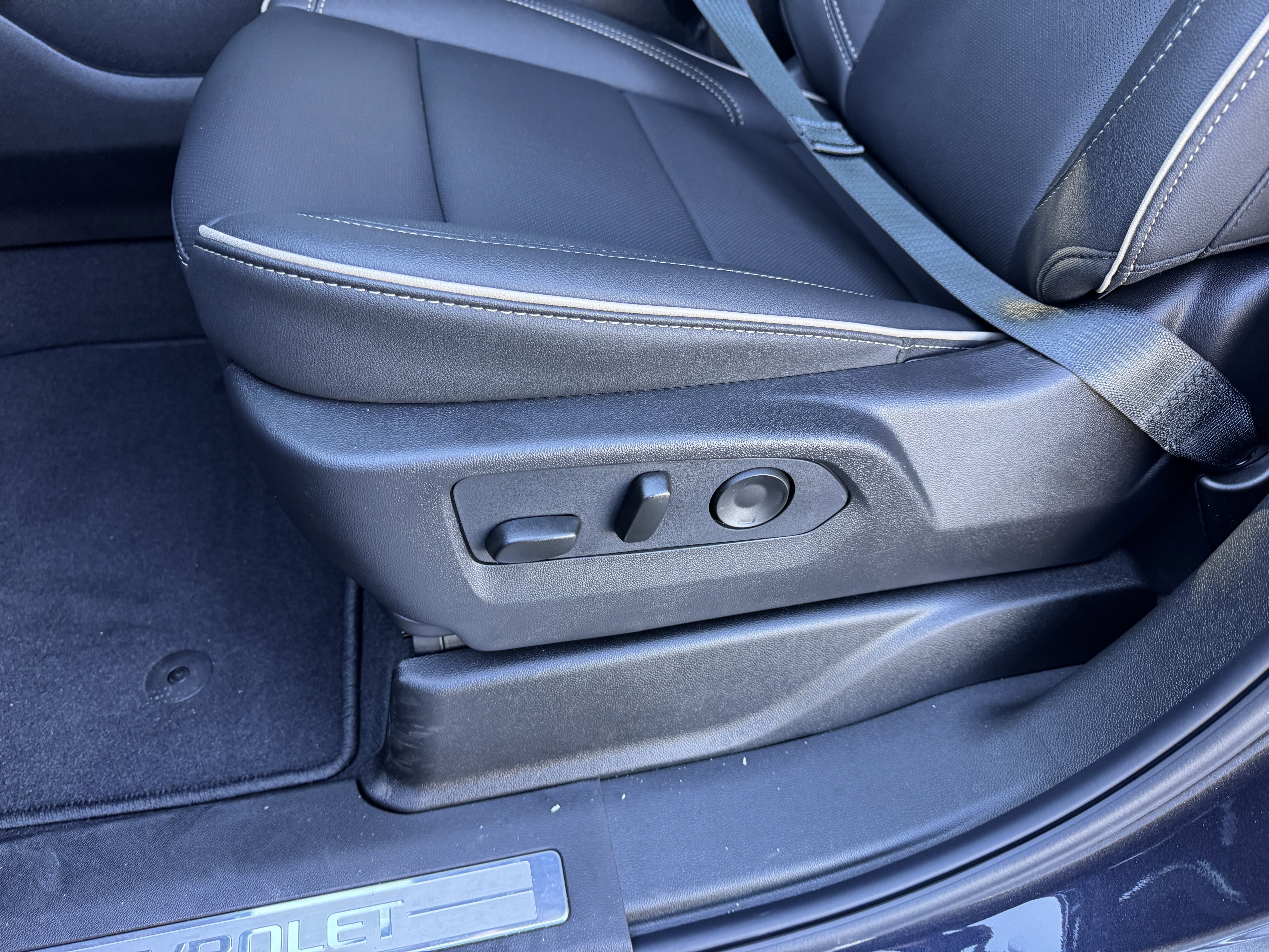 New 2026 Chevrolet Suburban Premier w/ Sun And Tow Package image 14