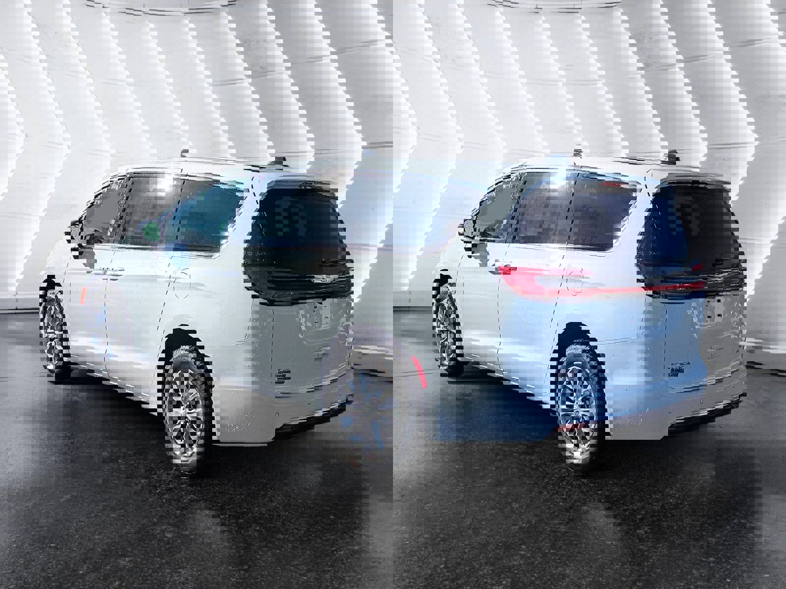 New 2026 Chrysler Pacifica Select image 4