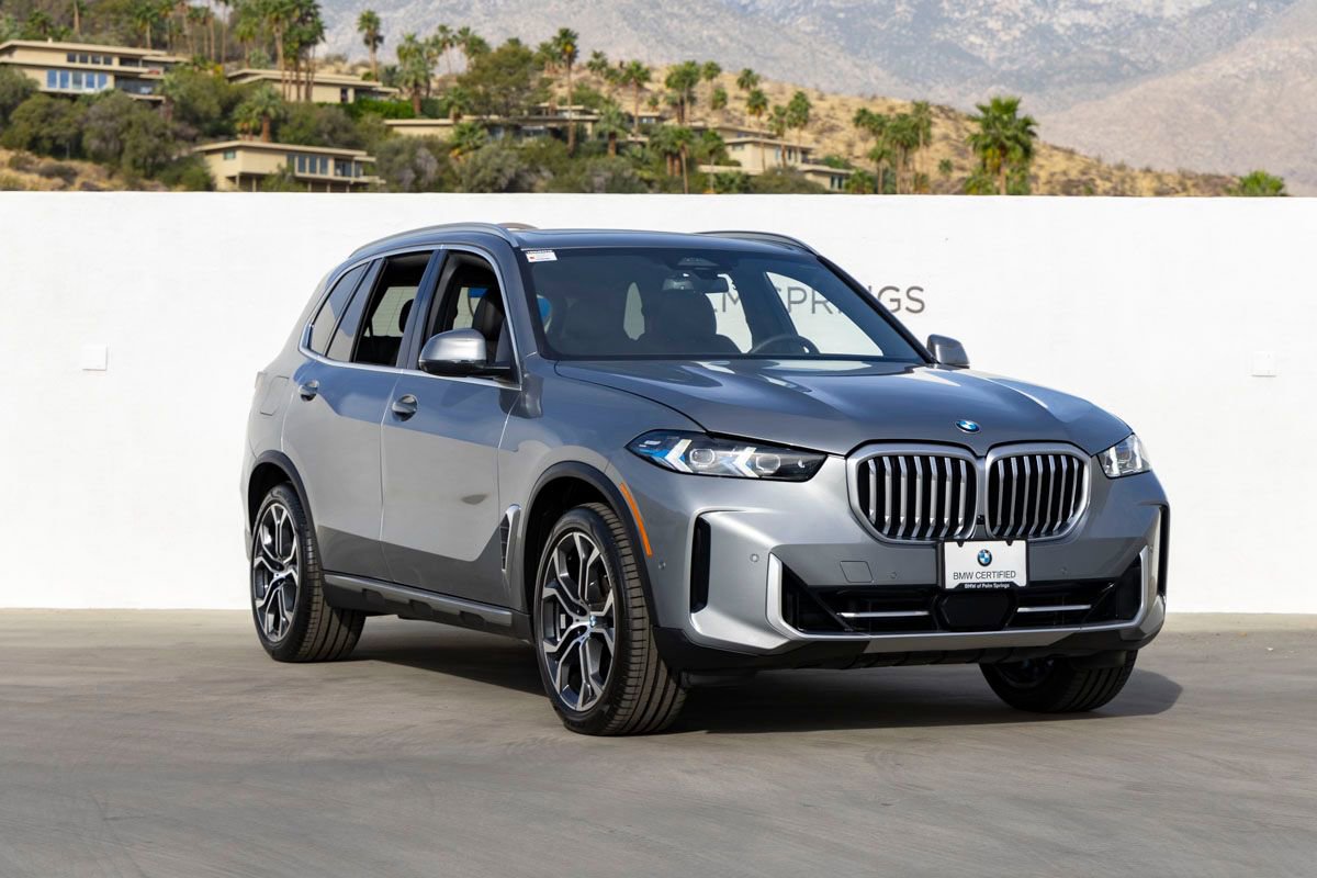 Certified 2024 BMW X5 sDrive40i w/ Premium Package image 2