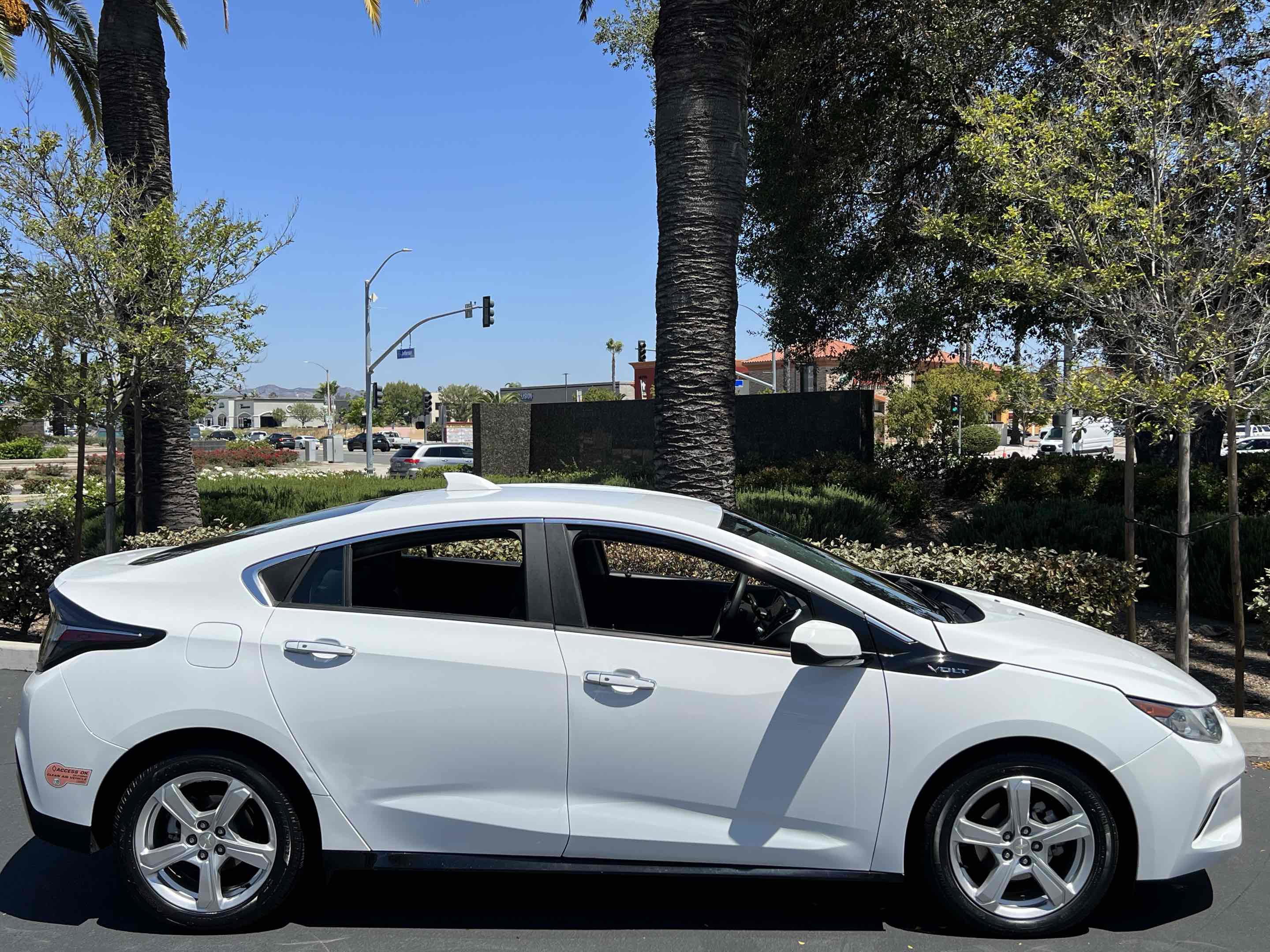Used 2019 Chevrolet Volt LT FWD image 47