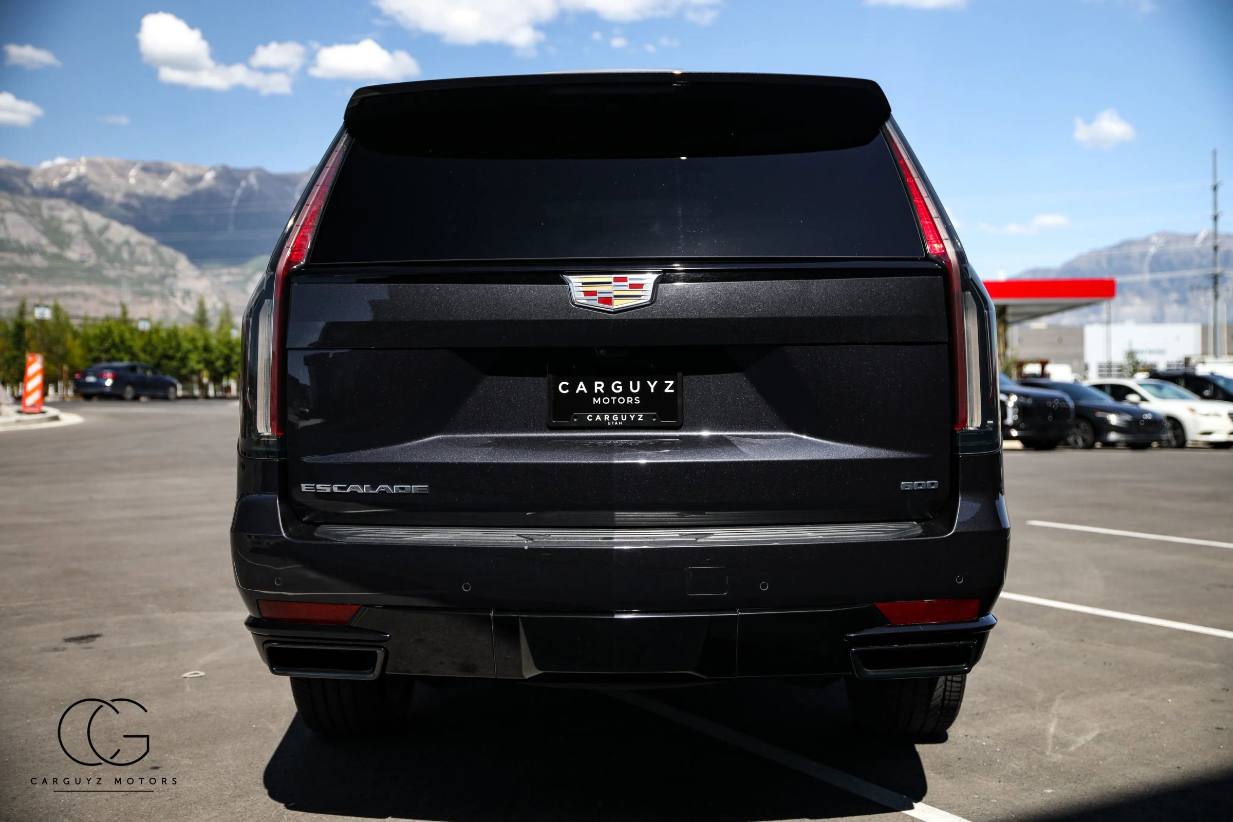 Used 2023 Cadillac Escalade ESV Sport w/ Touring Package AWD/4WD image 15