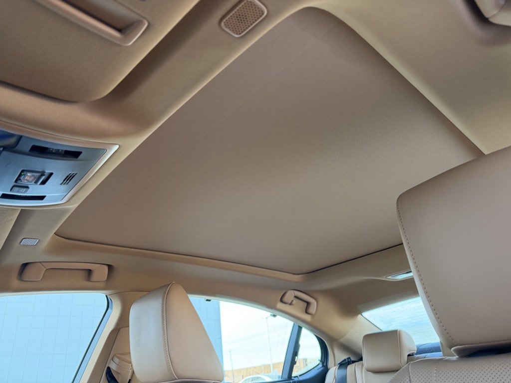 Used 2023 Lexus ES 350 Ultra Luxury image 25