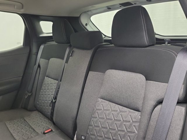 Used 2025 Nissan Kicks SV FWD image 11