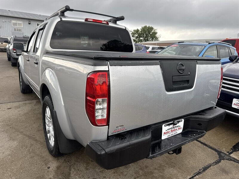 Used 2010 Nissan Frontier LE w/ LE Value Truck Pkg AWD/4WD image 5