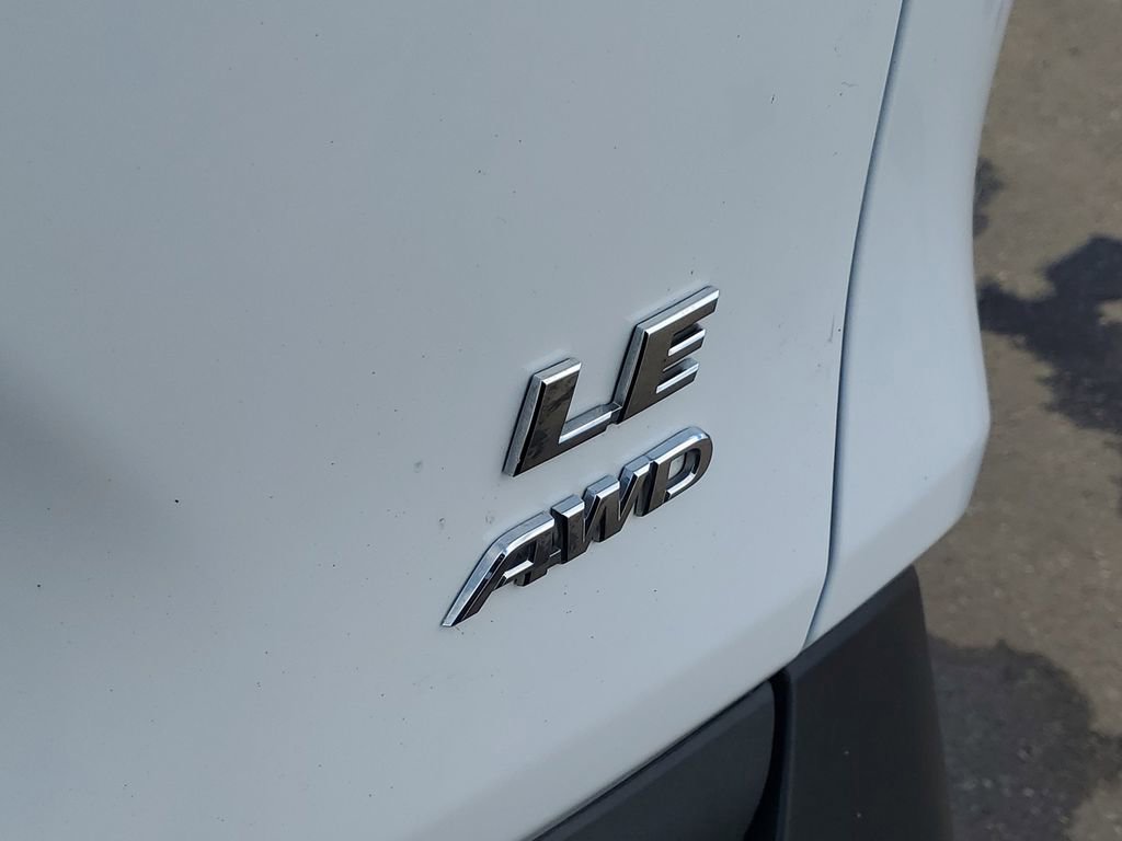 Used 2024 Toyota RAV4 LE image 6