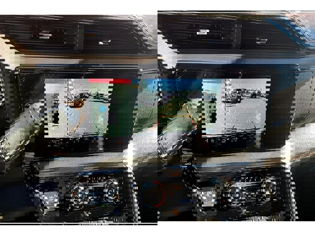 Used 2024 GMC Sierra 2500 AT4 image 24