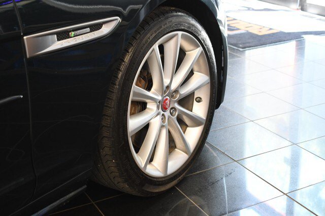 Used 2016 Jaguar XF R-Sport AWD/4WD image 44