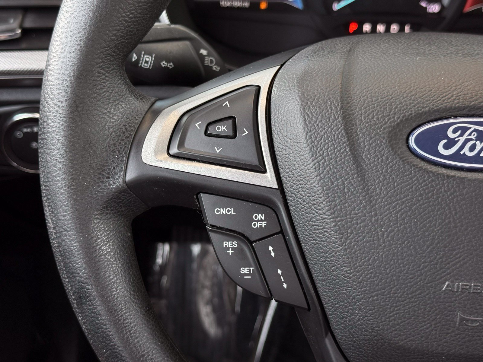 Used 2019 Ford Fusion SE FWD image 26