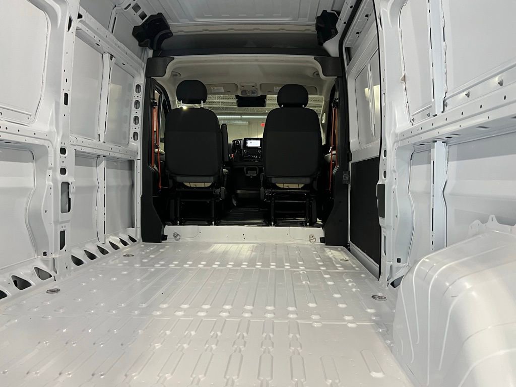 Used 2025 RAM ProMaster 2500 w/ Convenience Group image 25