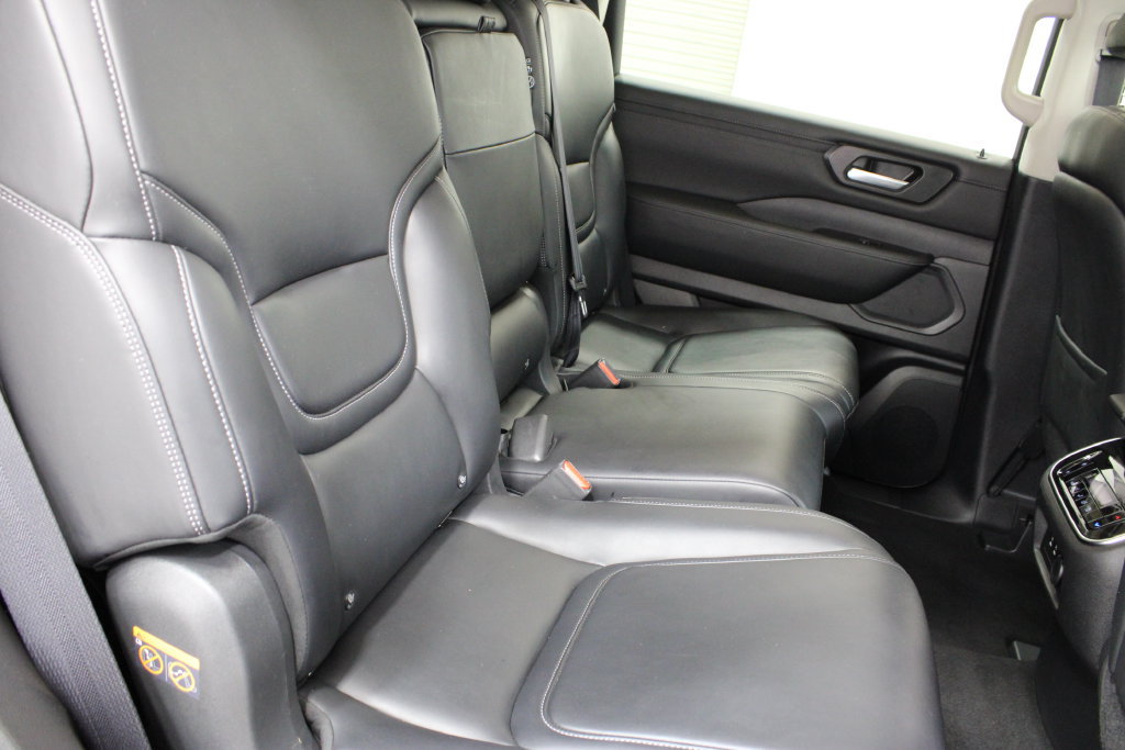 Used 2025 Nissan Armada SV RWD image 18