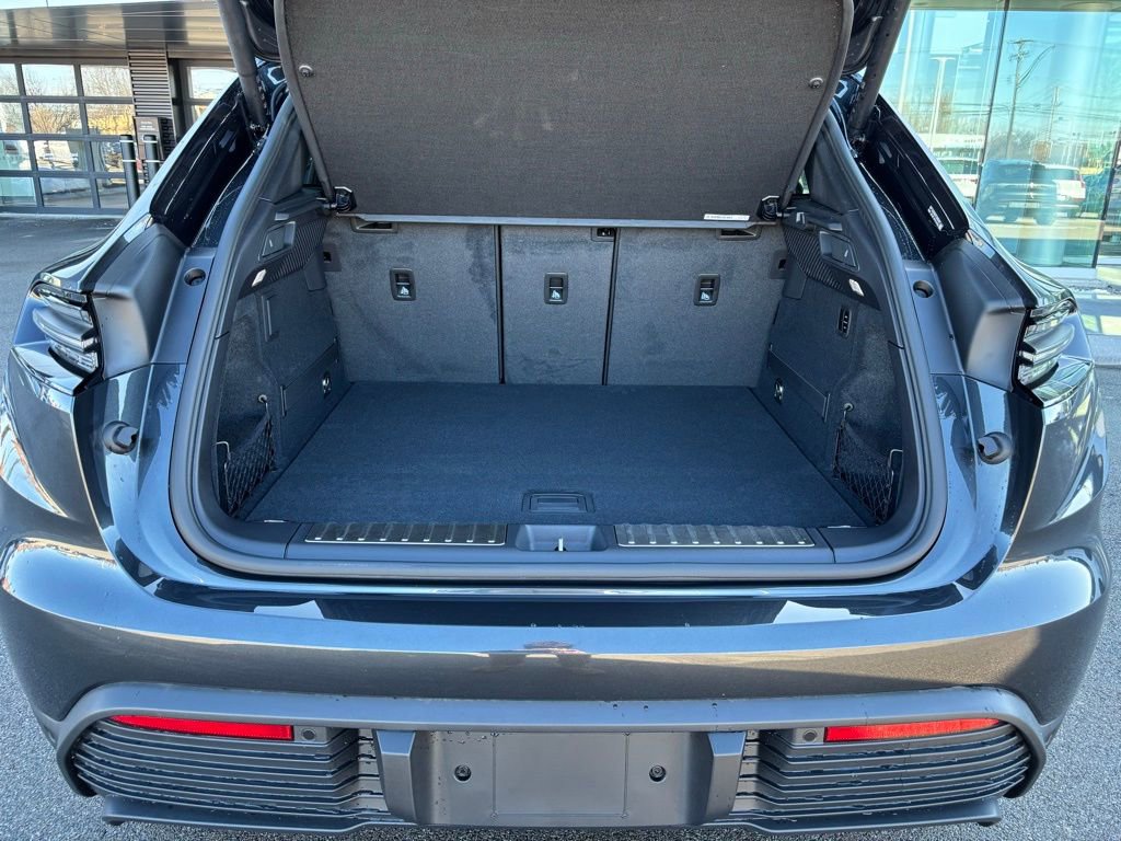 New 2026 Porsche Macan 4 Electric image 10