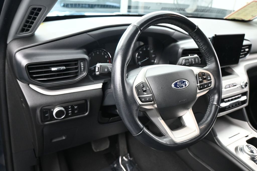 Used 2023 Ford Explorer XLT RWD image 15