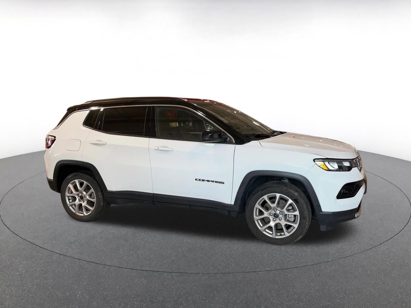 Used 2025 Jeep Compass Limited video 2
