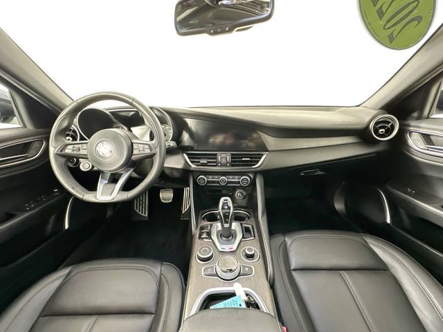 Used 2022 Alfa Romeo Giulia Ti AWD/4WD image 3
