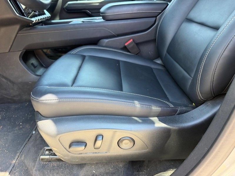 Used 2025 GMC Acadia Elevation w/ Elevation Premium Package FWD image 19