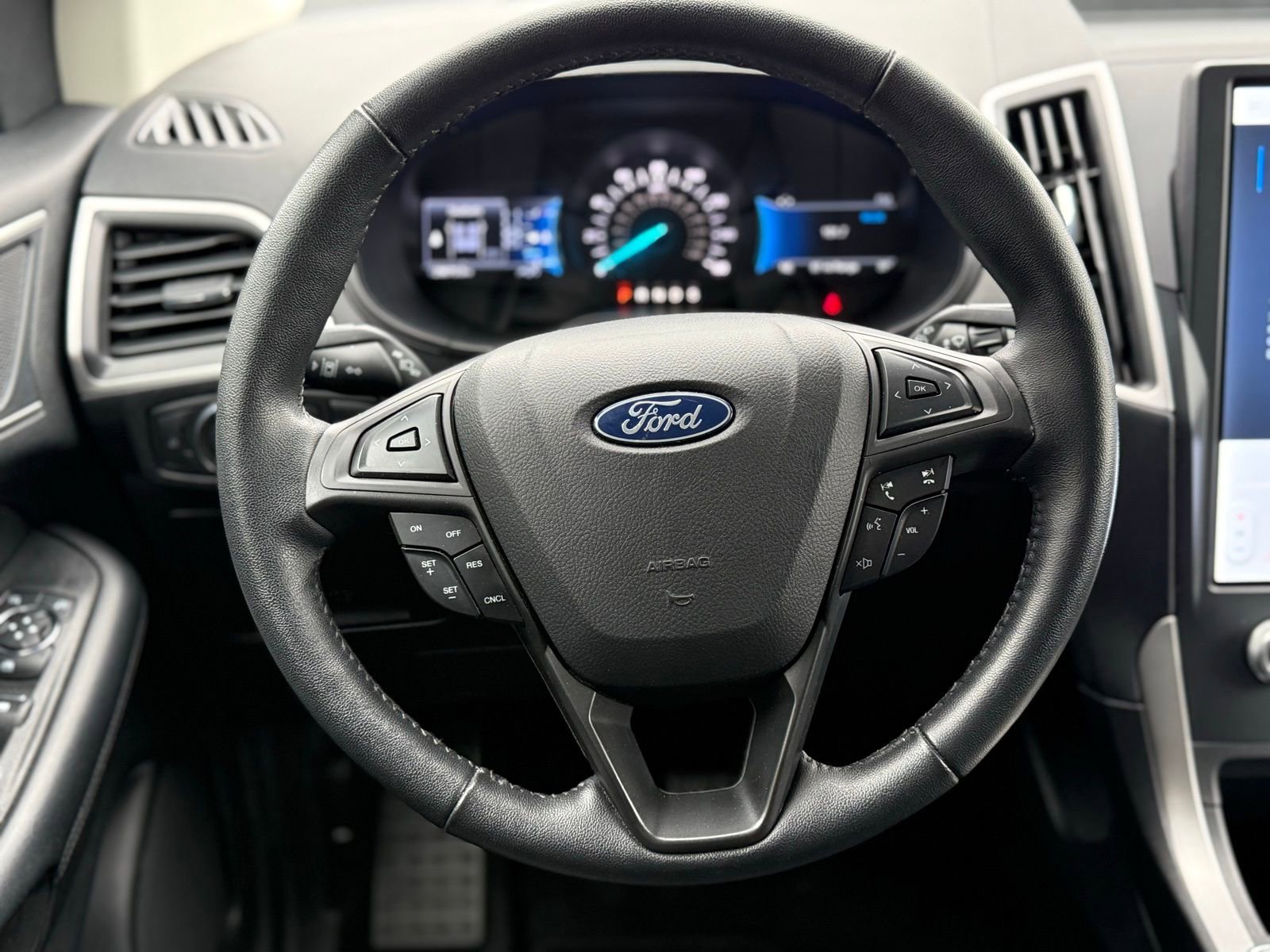 Used 2022 Ford Edge SEL image 19