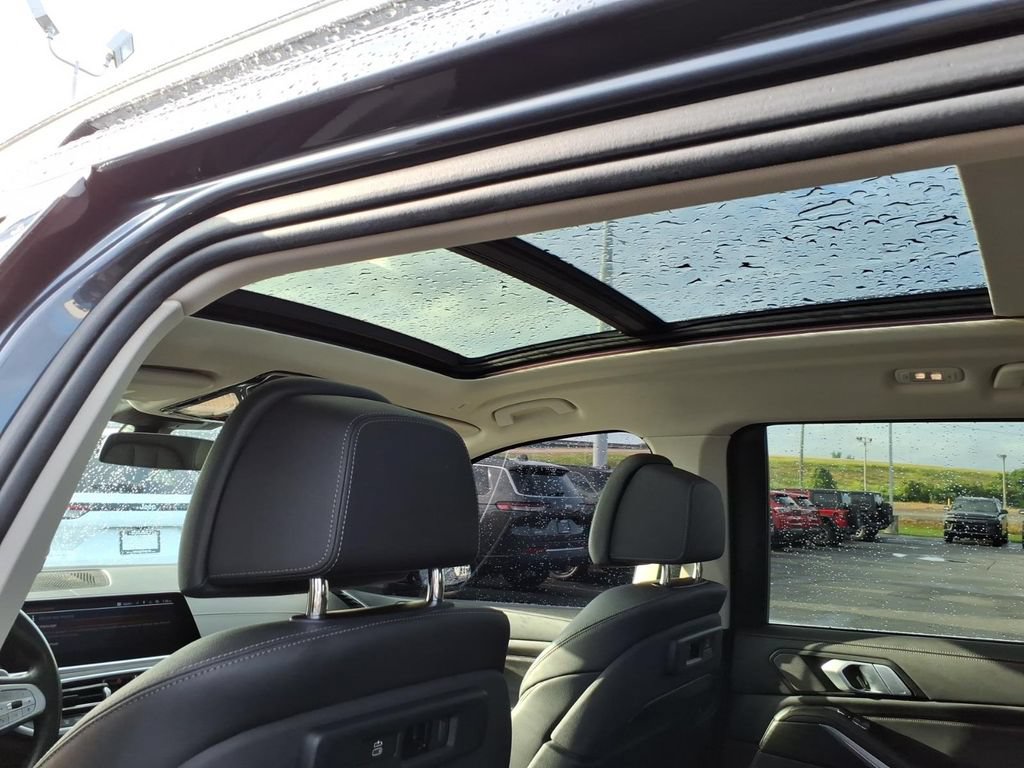 Used 2019 BMW X7 xDrive50i w/ Premium Package AWD/4WD image 11