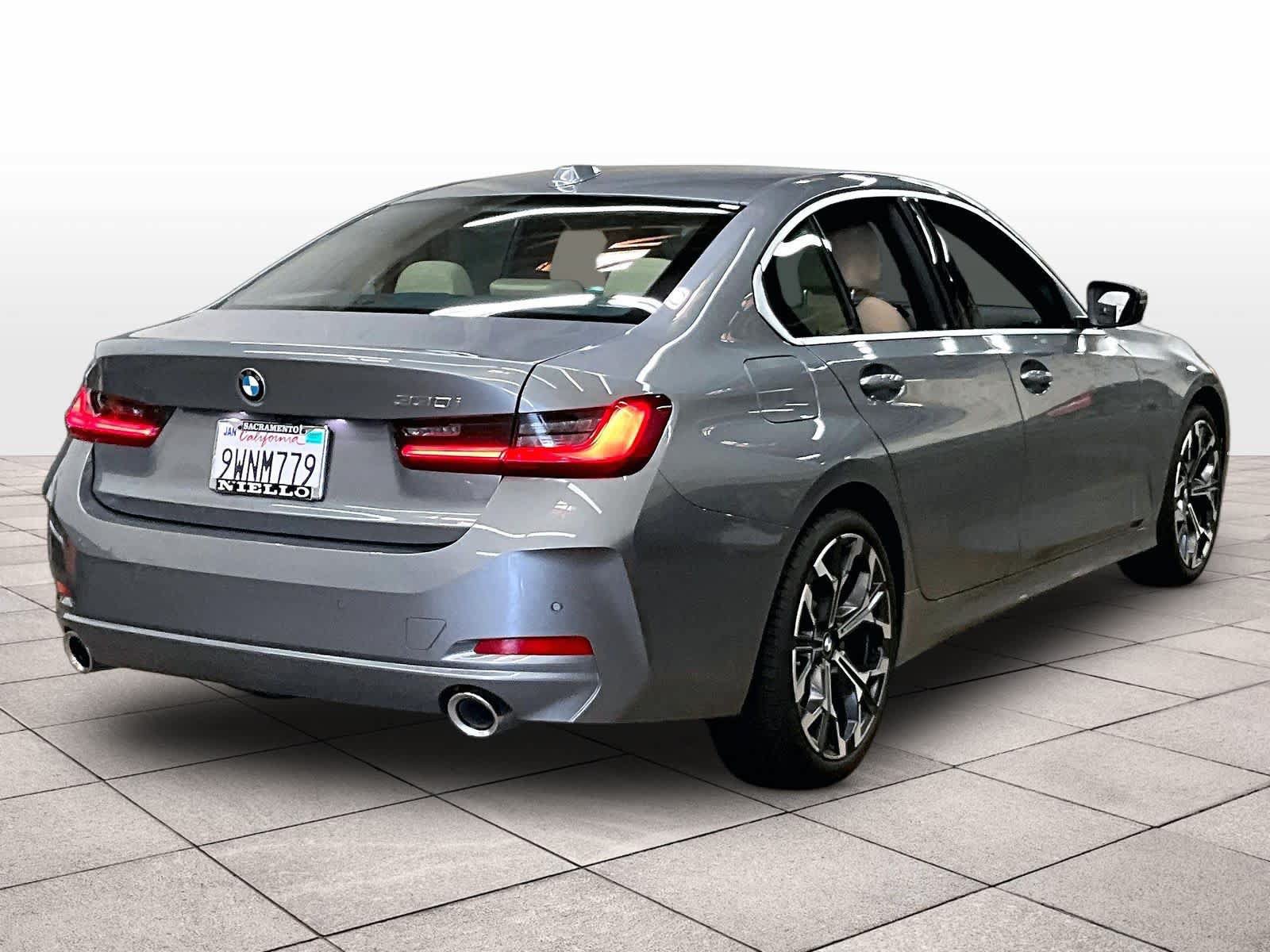 Used 2026 BMW 330i Sedan w/ Premium Package RWD image 16