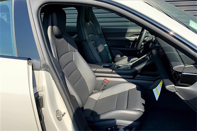 New 2025 Porsche Taycan image 24