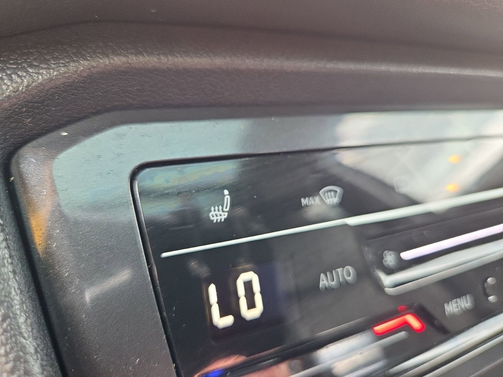 Certified 2023 Volkswagen Tiguan SE R-Line image 29