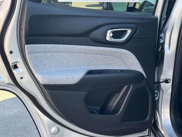 New 2026 Jeep Compass Latitude image 13