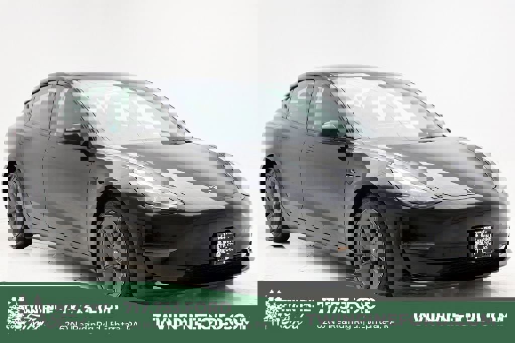 Used 2023 Tesla Model 3 Standard Range image 1