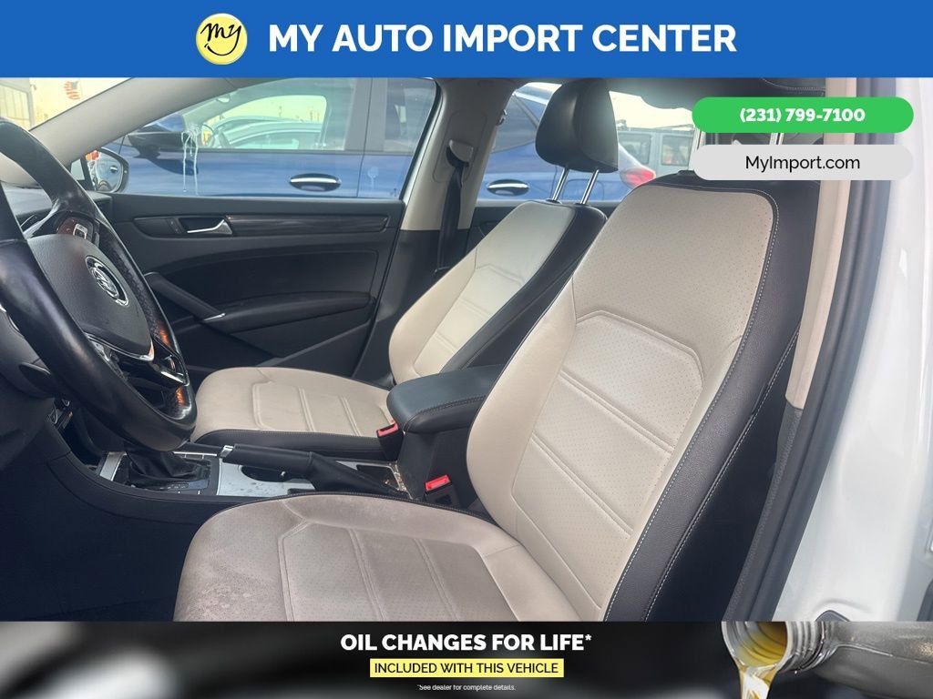 Used 2020 Volkswagen Passat 2.0T R-Line image 7