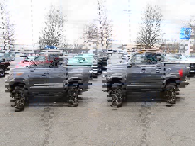Used 2023 Toyota Tacoma SR5 image 3