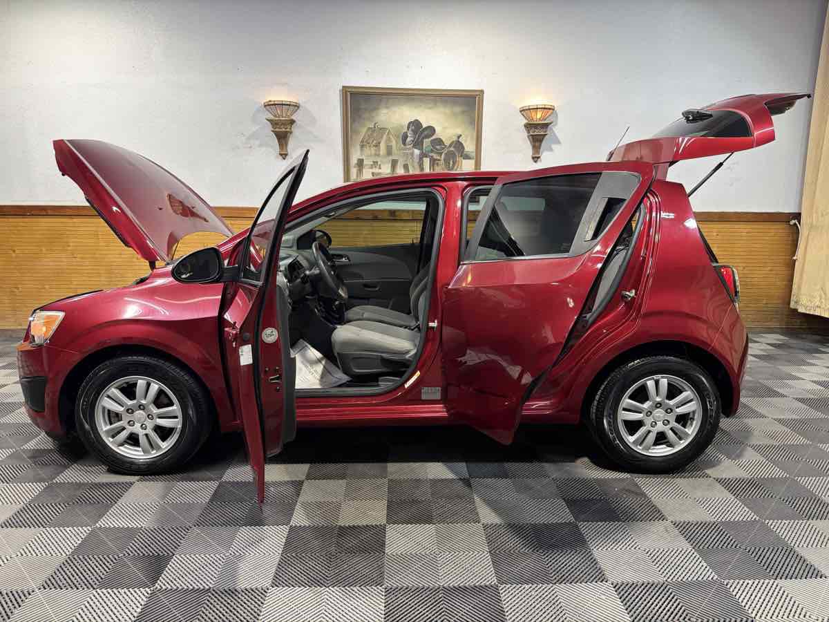 Used 2014 Chevrolet Sonic LT image 12