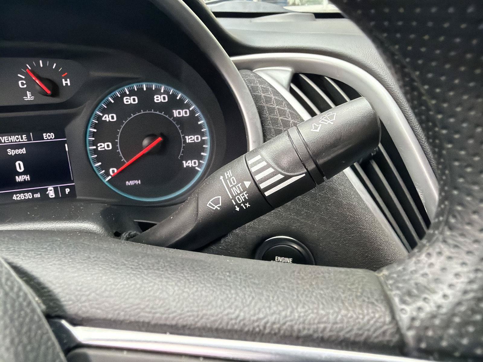 Used 2025 Chevrolet Malibu LS FWD image 17