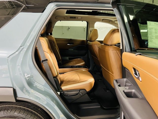 New 2026 Nissan Pathfinder Platinum image 34