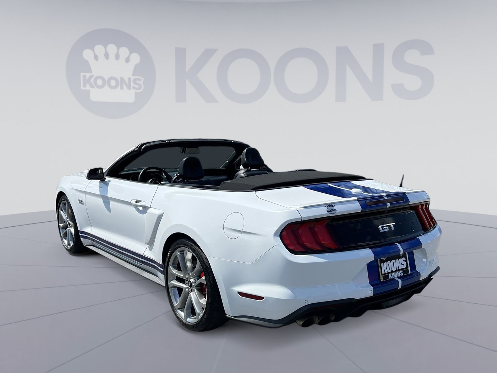 Used 2023 Ford Mustang GT Premium w/ Equipment Group 401A RWD image 4