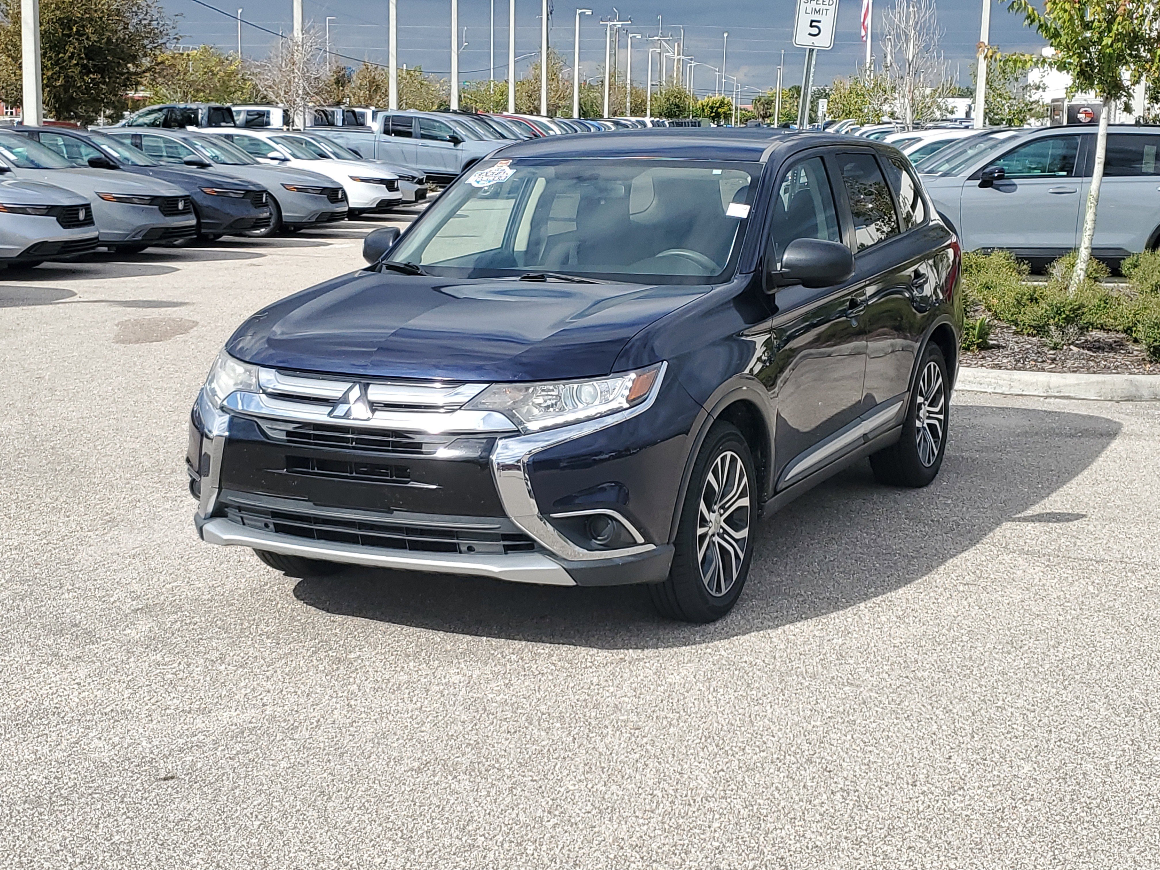 Used 2018 Mitsubishi Outlander ES image 8