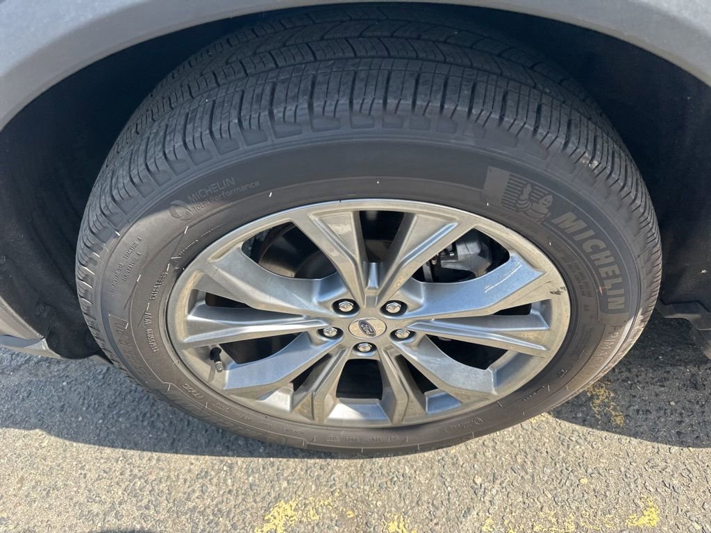 Used 2023 Ford Explorer Limited w/ Equipment Group 301A image 4